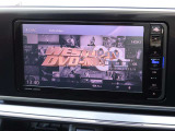 ダイハツ純正のフルセグTVナビ付です。フルセグテレビ視聴、CD・DVD再生等が可能です。Bluetooth機能も付いておりますので、通話やスマートフォンから音楽を楽しめます。バックカメラ付。