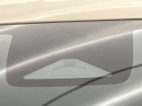 【ホンダセンシング】走行中に前方の車両等を認識し、衝突しそうな時は警報とブレーキで衝突回避と被害軽減をアシスト。より安全にドライブをお楽しみいただけます。