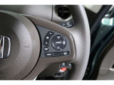 Hondaセンシングの機能のひとつ、アダプティブクルーズコントロール付!アクセルから足を離しても設定したスピードと前車との車間を保ち走行してくれます!車線維持もアシスト☆高速道路で疲労軽減ですね☆