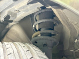 お車を安心してお乗りいただく為には、足回りの定期点検が欠かせません。サービスサポート(有償保証)では無料点検もご提供しており、安心のカーライフをお過ごしいただけるサポート体制が整っています。