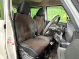 運転席シート廻りは使用感も少なく、良好な状態となっています。丁寧に使われていたことがよくわかりますね。