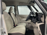 【運転席】シート周りは使用感も少なく、良好な状態となります。丁寧につかわれていたことがよくわかります。