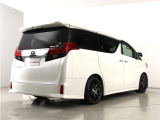 当店では、厳選された車両のみ展示しております。アルファード・ヴェルファイアに特化した専門店ならではの豊富な在庫の中から、お気に入りの一台をお探しください!