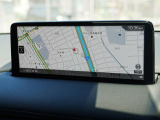 マツダコネクトの10.25インチワイドセンターディスプレイです。『Android Auto』『Apple CarPlay』や独自のコネクテッドサービスに対応したインターフェイスシステムです。