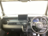 フロントガラスが大きく、ワイドな視界で運転もしやすくなるように、設計されています。
