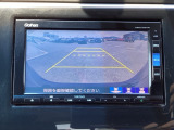 バックモニター付きで、車庫入れやバック時の後方確認をサポート。