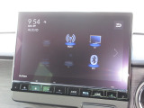 純正9インチメモリーナビ(LXU-247NBi)を装着しております。AM、FM、CD、DVD再生、Bluetooth、音楽録音再生、フルセグTVがご使用いただけます。初めて訪れた場所でも安心ですね!