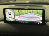 【360&deg;ビューモニター】専用のカメラにより、上から見下ろしたような視点で360度クルマの周囲を確認することができます☆死角部分も確認しやすく、狭い場所での切り返しや駐車もスムーズに行えます。