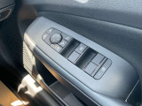 運転席オートが付いたパワ-ウインドスイッチです。