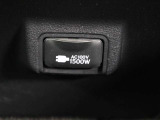 便利なアクセサリーコンセント(AC100V・1500W)が装備されています。ハイブリッドカー特有の大容量の電気エネルギーによりアウトドアシーンや停電などの非常時に便利な機能です。