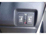 パワースライドドア付で開閉操作は運転席からもできます。