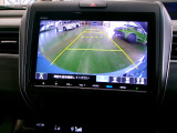 バックカメラの画像です。ガイドラインがスムースな車庫入れをサポートいたします。車庫入れの安心感がアップしますね。