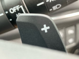 ★パドルシフト★ ハンドルにある『+』と『-』のレバーを指先で操ることで、マニュアル車感覚のシフトチェンジが楽しめるパドルシフトです☆