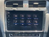 スマートフォン用アプリ[Apple CarPlay][Android Auto]対応の純正ナビ Discover Pro を装備、ラジオのほか、USB、Bluetoothハンズフリー通話にも対応。