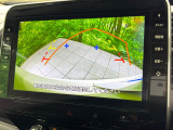 【バックカメラ】駐車時に後方がリアルタイム映像で確認できます。大型商業施設や立体駐車場での駐車時や、夜間のバック時に大活躍!運転スキルに関わらず、今や必須となった装備のひとつです!