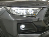 LEDヘッドライトです。デザイン性がよくとても明るいので、夜間の走行や悪天候でも安心です。しかも長寿命!