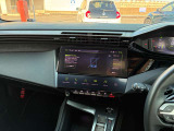 Apple CarPlay/Android Autotに対応したタッチスクリーン/Bluetooth接続によるミュージックプレイヤー接続/ハンズフリー通話