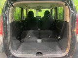 普段のお買い物や通勤、送迎等に十分な荷室スペースを確保しております。セカンドシートを倒すと、大きな荷物の積載も可能です♪