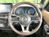 【純正革巻きステアリング】上質な革を使用することで、手にしっかり馴染みとても運転しやすいハンドルです♪