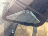 【プリクラッシュセーフティ】前方の車両等を検知し、衝突しそうな時は警報で注意を促し、ブレーキを踏む力をサポート。ブレーキを踏めなかった場合は衝突被害軽減ブレーキが作動、衝突回避をサポートします。