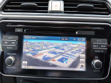 リーフ専用NissanConnectナビは充電スポットの自動更新や、Bluetooth対応//DVD再生/CD録音などの充実したAV機能、さらにさまざまなスマホアプリと連動、Apple CarPlayにも対応しています。