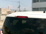 ハイマウントストップランプを装備しています。