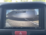 バックカメラが付いて車庫入れも安心です。付いているとうれしい装備のひとつですね♪