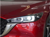 【LEDヘッドライト】省電力で長寿命の明るく運転しやすいLEDヘッドランプです。明るく照らすので暗い夜道からお客様を守ってくれます。お近くの広島マツダまでお越しください。