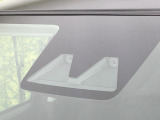 【スマートアシスト】走行中に前方の車両等を認識し、衝突しそうな時は警報とブレーキで衝突回避と被害軽減をアシスト。より安全にドライブをお楽しみいただけます。