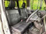 運転席シート廻りは使用感も少なく、良好な状態となっています。丁寧に使われていたことがよくわかりますね。