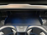 【ワイヤレスチャージ】携帯を置いておくだけで充電できます。アップルカープレイやBluetooth接続時でも充電は気にせず使用可能!