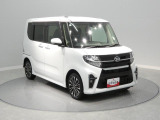 【フロントフェイス】 メッキパーツが上質な雰囲気を演出。LEDライトで夜道も明るく照らします。4WDの頼もしさと共に、毎日の移動を華やかに彩るカスタムならではのデザイン。