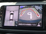 【アラウンドビューモニター&バックモニター】クルマを真上から見下ろしているかのような映像が表示され、周囲の状況がひと目で把握できるので、安心してスマートに駐車できます。駐車が苦手な方にオススメです!