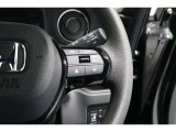 Hondaセンシングの機能のひとつ、アダプティブクルーズコントロール付!アクセルから足を離しても設定したスピードと前車との車間を保ち走行してくれます!車線維持もアシスト☆高速道路で疲労軽減ですね☆