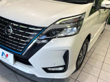 【LEDヘッドライト】悪天候や夜間走行時も良好な視界を確保し安心して運転できる高輝度LEDヘッドライトを装備!点灯速度が早く、消費電力も抑えられています。