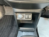運転席、助手席シートヒーター装備