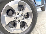 ●純正18インチアルミホイール:輸入車ならではの卓越した走りを支えるホイールと足回りです!日本車の走りに慣れている方にもぜひ体感して頂きたいほど、高いレベルでまとまっています!