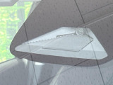 【ホンダセンシング】走行中に前方の車両等を認識し、衝突しそうな時は警報とブレーキで衝突回避と被害軽減をアシスト。より安全にドライブをお楽しみいただけます。
