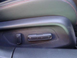 運転席には8WAYパワーシートを装備してます。