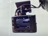 ドライブレコーダー付きです!!映像・音声などを記録する車載装置です。 もしもの事故の際の記録はもちろん、旅行の際の思い出としてドライブの映像を楽しむことができます!!