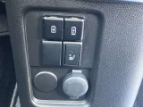 寒い日にはとても重宝するシートヒーターが運転席に装備されています。
