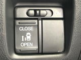 【パワースライドドア】スマートキーや運転席のスイッチでスライドドアの開閉が可能♪電動だから力を入れてドアを開ける必要が無く、小さいお子様でも、重い荷物を持っている時もラクに開け閉めできます♪