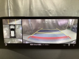 狭い場所での駐車やすれ違いなどでより的確な運転操作に役立つ360&deg;ビューモニターが装備されています。