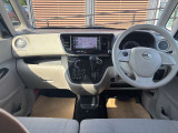 内装はルームクリーニング済みです!清潔な車内で快適なドライブをお楽しみください!!前席、後席、そしてエンジンルームまで全てクリーニング済みです。