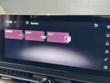 12.3インチワイドディスプレイを採用。情報を同時に表示できる3分割画面も可能