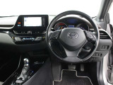 運転席廻りです。