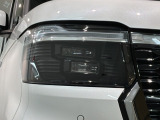 LEDヘッドライトは、点灯の瞬間から最大光量を発揮し、突然暗くなるトンネルなどでの安定感を高めます。