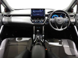 高いホールド性で運転姿勢が安定します。長距離ドライブでも疲れにくいのが魅力です。快適なドライビングライフをお送りください♪