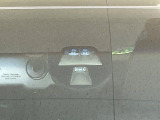 【シティブレーキアクティブシステム】低速走行中に前方の車両等を認識し、衝突しそうな時は警報とブレーキで衝突回避と被害軽減をアシスト。より安全にドライブをお楽しみいただけます。