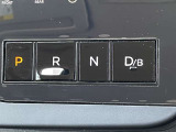 C28セレナのシフトレバーはボタン式なんですよ!